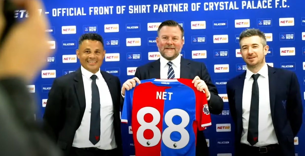 Net88 tự hào là nhà cái hợp tác tài trợ áo đấu cho Crystal Palace